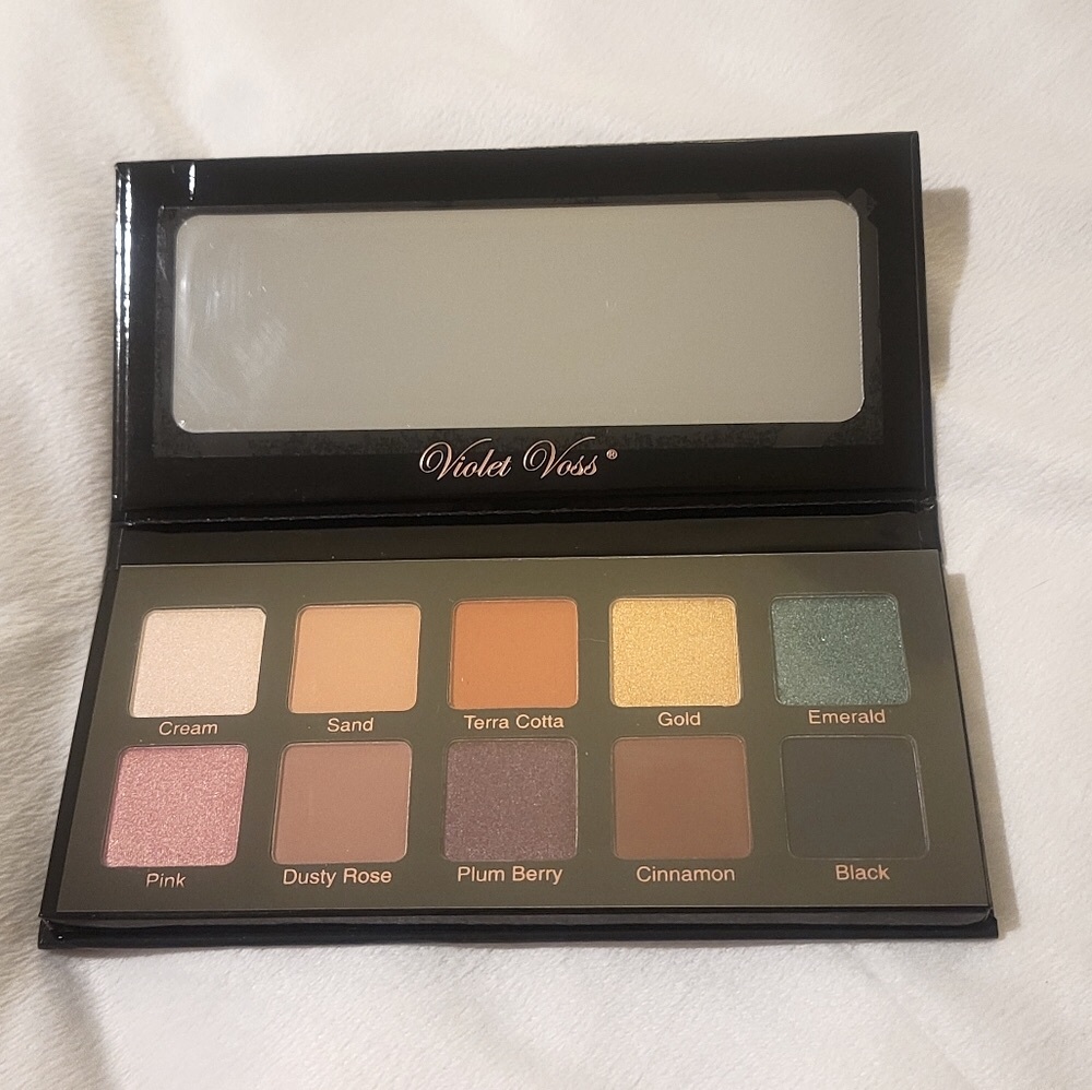 NWT Eyeshadow Bundle - Picture 4 of 4